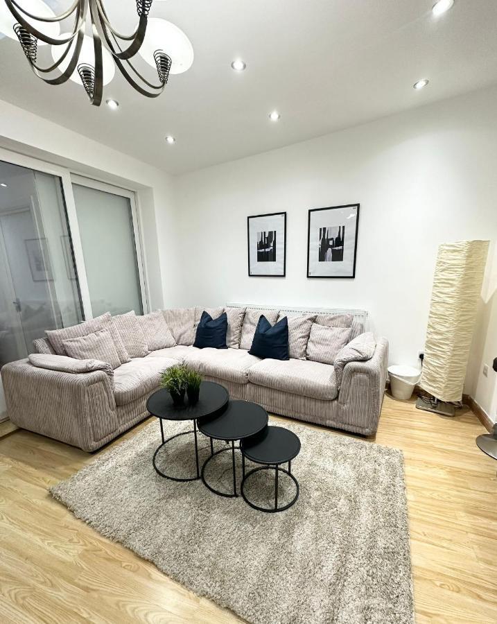 London Charm - Comfortable Room In Spacious House Eksteriør billede