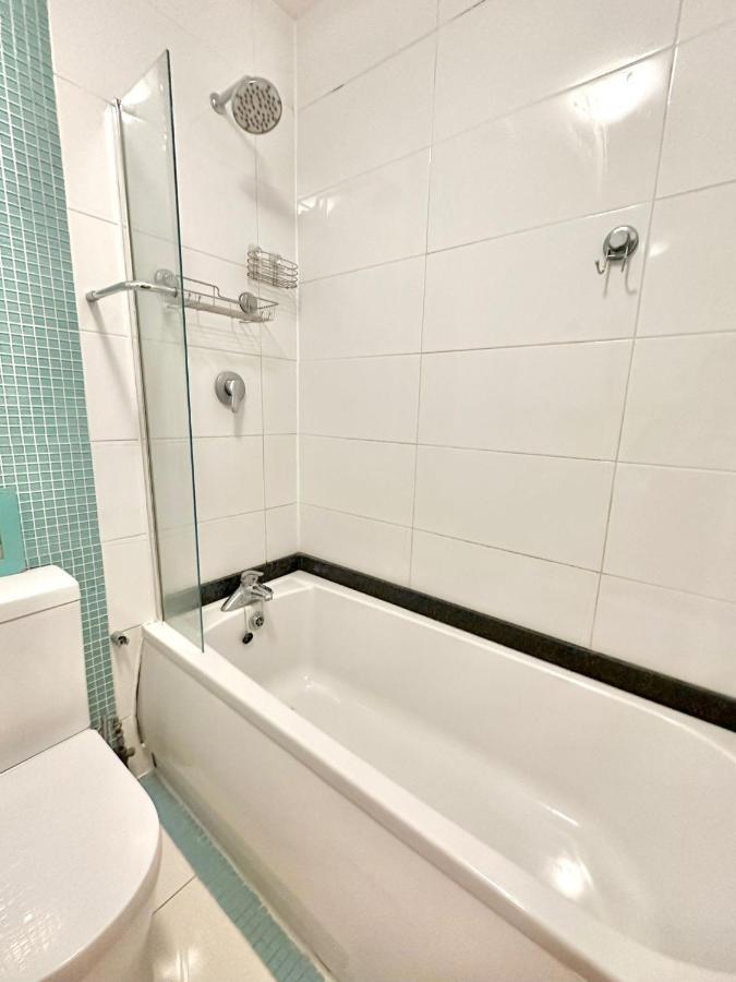 London Charm - Comfortable Room In Spacious House Eksteriør billede