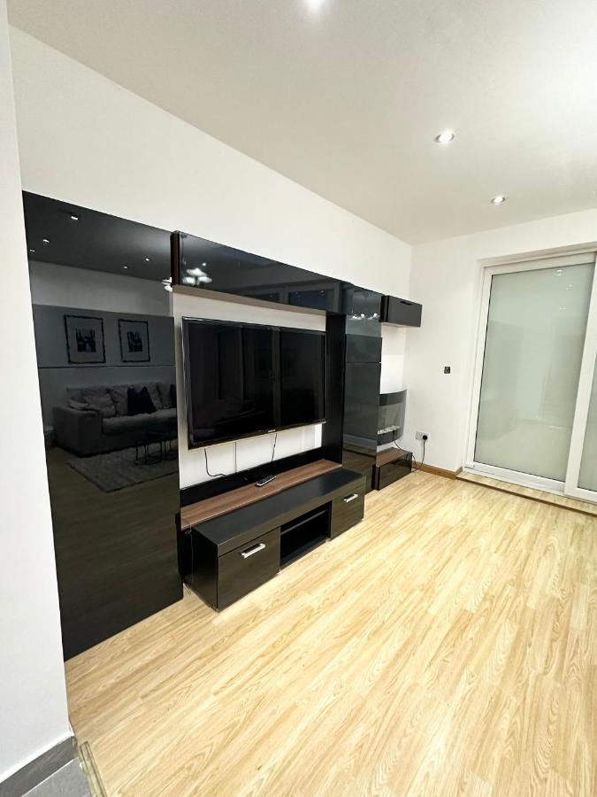 London Charm - Comfortable Room In Spacious House Eksteriør billede